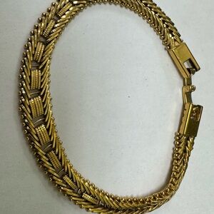 Elegant Gold Tone Woven Chain 7” Bracelet
